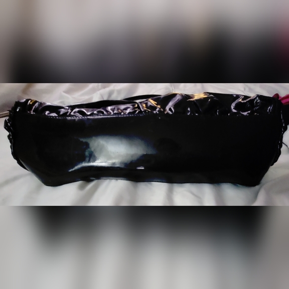 Large Patent Leather GUCCI Abbey in Amazing Condition!! - Picture 8 of 8